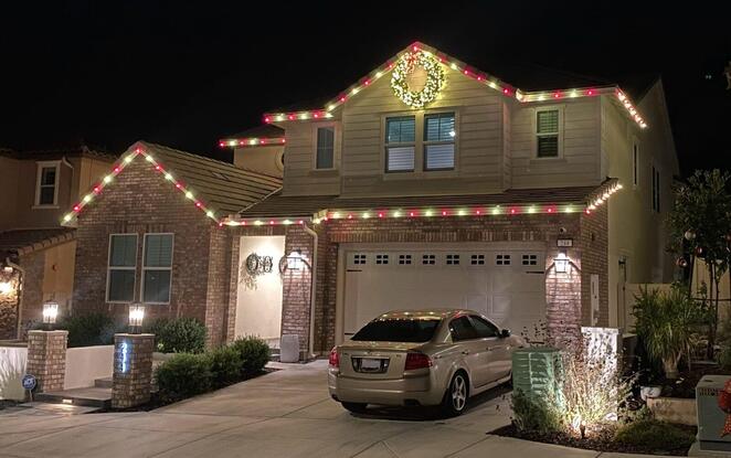 Candy Cane Christmas Lights Roofline and Giant Wreath